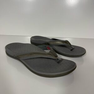 Vionic Gray and Olive Flip Flop Sandals